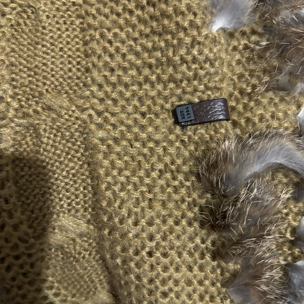 C073 - RUDSAK Infinity Scarf with Rabbit Fur - Picture 3 of 5